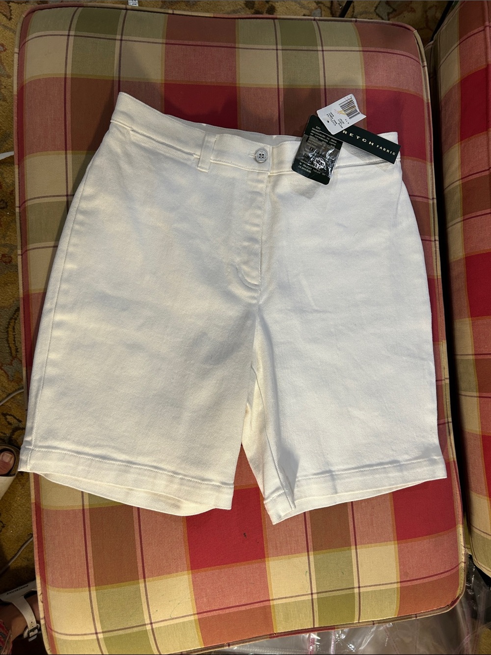 NWTS!  Lauren Jeans Co RL Stretch 8P Women’s White Stretch Mid-Length Shorts